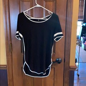 Long shirt black and white